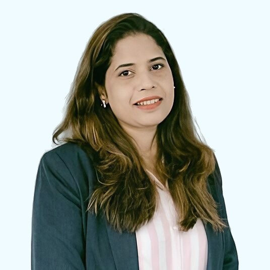 Portrait of Dr & Dermal Aesthetician Shumaila Yaseen